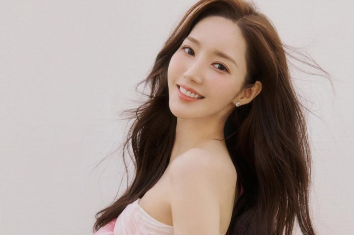 Park Min Young Bintangi Drama Office Romance Baru <i>Nine to Six</i>