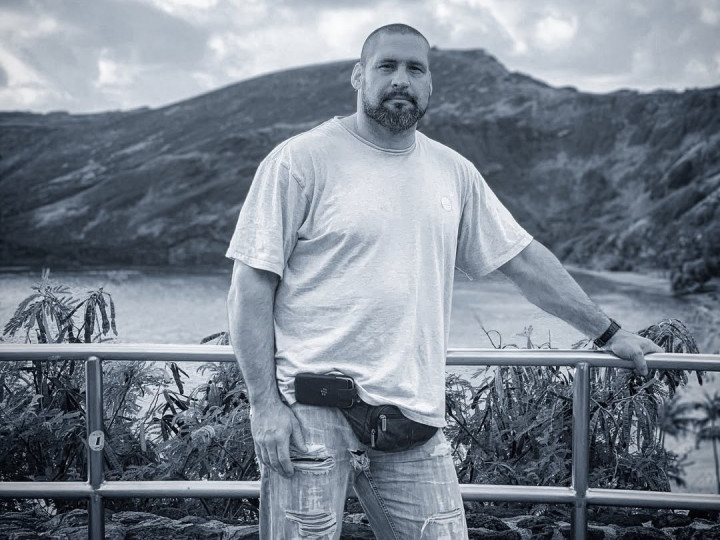 Bukan Pengawal Chappell Roan, Sosok Ini Akui Sebabkan Putri Jude Law Menangis di Hotel