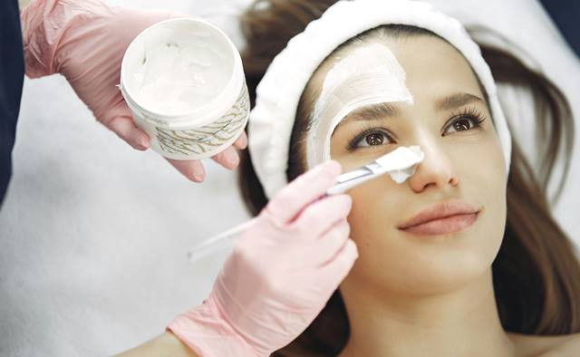 Skin Rescue! Cara Atasi Breakout dan Kulit Kusam Akibat Kurang Tidur Pas Lebaran