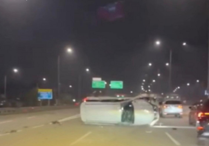 Fortuner Terguling di Tol Andara, Begini Kronologinya