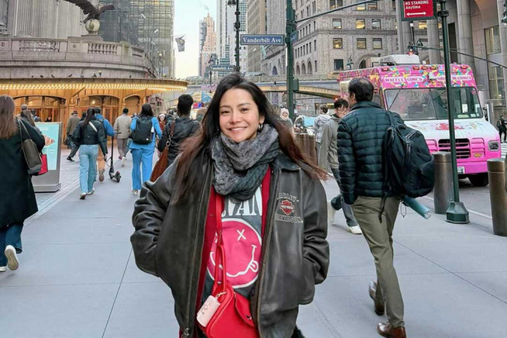Mawar AFI Mengumumkan Kehamilannya di New York