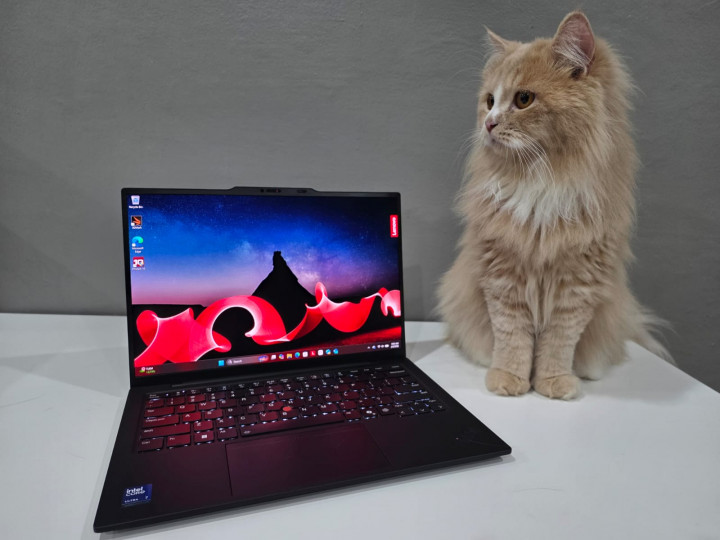 Lenovo ThinkPad X1 Carbon, Raja Ultrabook Bisnis