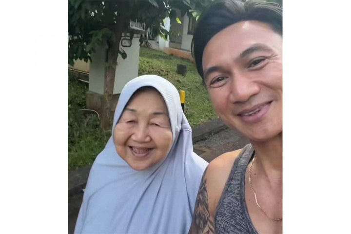 Alasan Anji Minta Ibunda Tinggal Dengannya Sebelum Meninggal Dunia