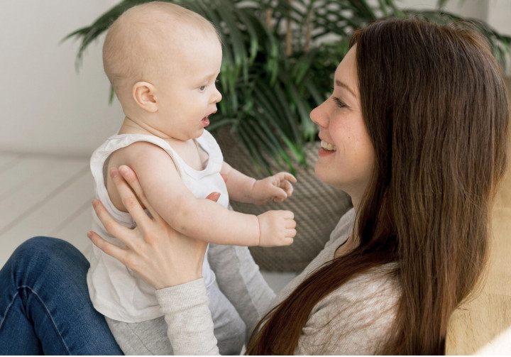 Biar Bayi Cepat Bisa Ngobrol, Ini 3 Cara Simpel yang Bisa Dilakuin di Rumah