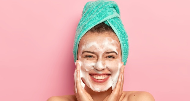 Jangan Skip Cuci Muka Sebelum Tidur Kalau Gamau Breakout Parah