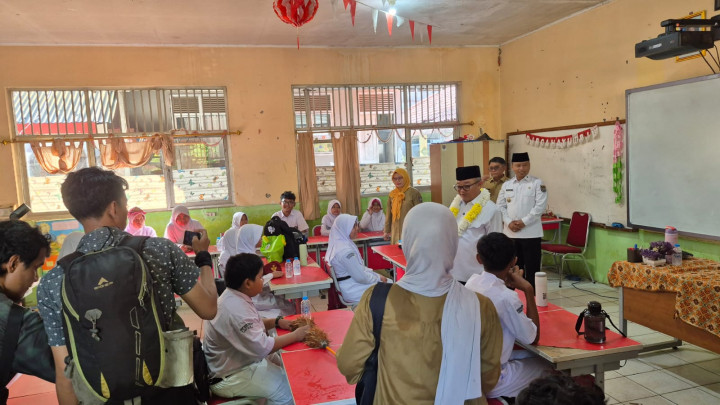 Bolehkah Bawa HP ke Sekolah? Mendikdasmen: Boleh Bawa, Tapi...