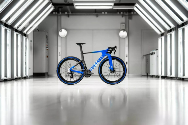 Bugatti Factor One hadir sebagai sepeda karbon eksklusif hasil kolaborasi dengan Factor Bikes. Bugatti