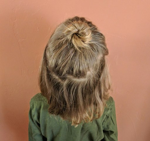    Begini cara menghilangkan ketombe di kepala anak. (Foto: Ilustrasi/Dok. Pexels.com)