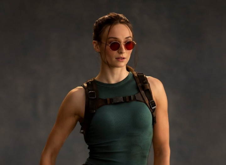 Sophie Turner Cedera, Syuting Serial Tomb Raider Dihentikan