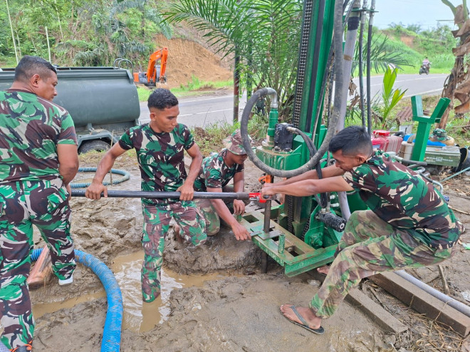 Penambahan fasilitas sumur bor di lokasi banjir sumatra. Foto: Satgas PRR