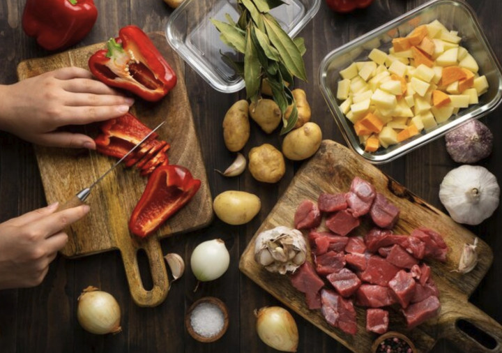 Jangan Asal Makan! Ini Daftar Makanan Pemicu Asam Urat