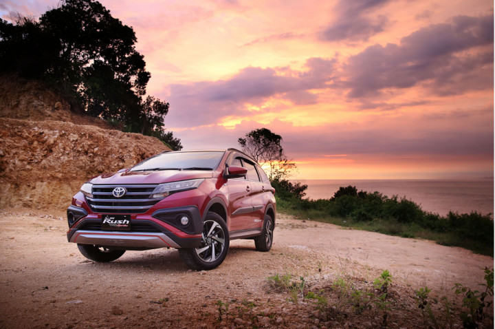 Toyota Innova vs Rush, Mana yang Lebih Irit?