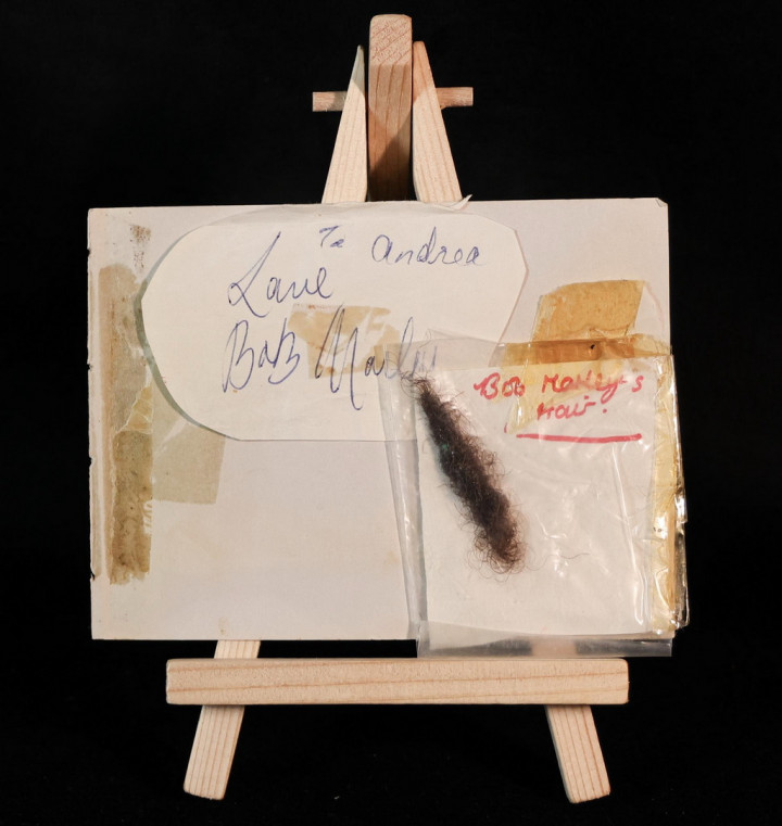 Rambut Gimbal Bob Marley Dilelang Hingga Rp526 Juta