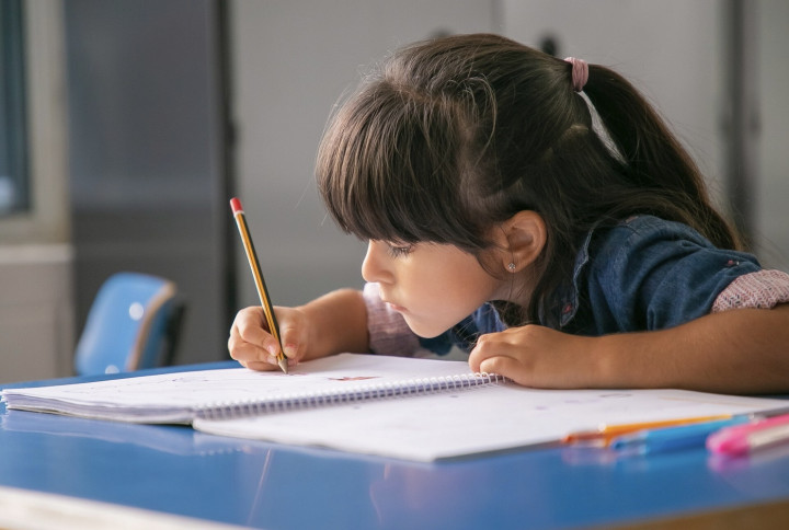 Kelihatannya Sepele, Cara Pegang Pensil Bisa Pengaruhi Anak