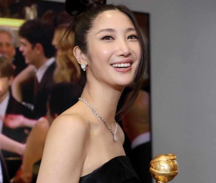 Dirumorkan Raup Royalti Rp514 Miliar, EJAE Bakal Habiskan untuk Menikah dan Hadiahi Ibu