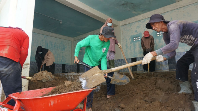Gotong Royong Warga Pante Geulima Pidie Jaya. Foto: Satgas PRR
