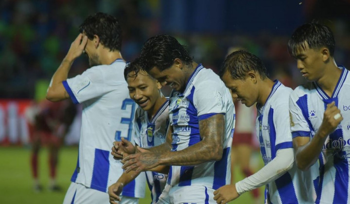 Tembus Cuaca Ekstrem! Beckham Putra Ungkap Kunci Sukses Persib Curi Poin Penuh di Padang