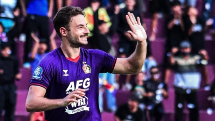 Jose Enrique Berambisi Gendong Persik ke Posisi yang Lebih Baik