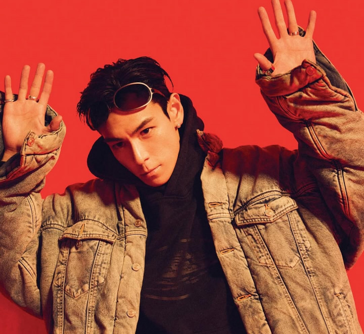 Album Solo T.O.P Cetak Rekor Streaming dan Rajai Tangga Lagu Global