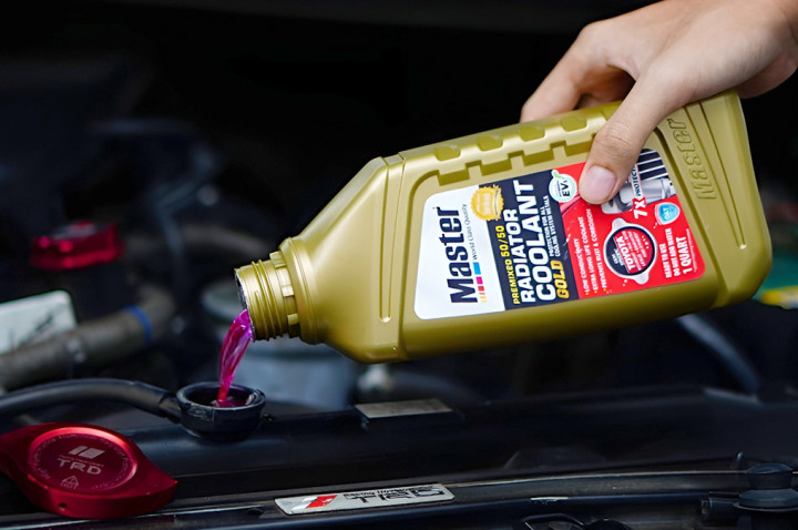 ​Mengenal Beda IAT dan OAT di Radiator Coolant, Mana yang Pas Buat Mobil Modern?