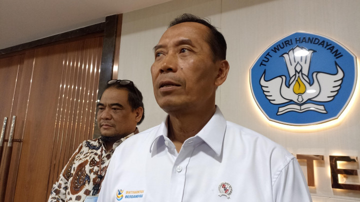 Sarjana Kerja di Luar Negeri Harus Jadi Tren, Kemendiktisaintek Siapkan Program CDC