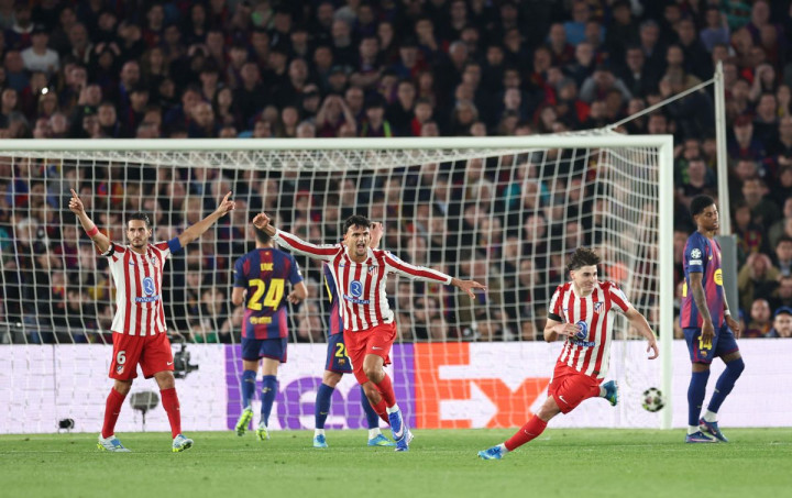 Barca Kena Mental! Hansi Flick Sindir Petugas VAR Jerman Usai Cubarsi Kartu Merah: Rasanya Tidak Adil