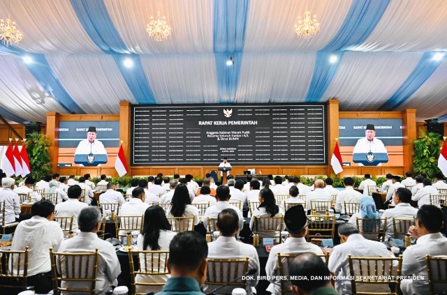   Menindaklanjuti arahan presiden, MenEkraf tegaskan sektor ekraf terus didorong untuk perekonomian nasional.  (Foto: Biro Pers, Media dan Informasi Sekretariat Presiden)