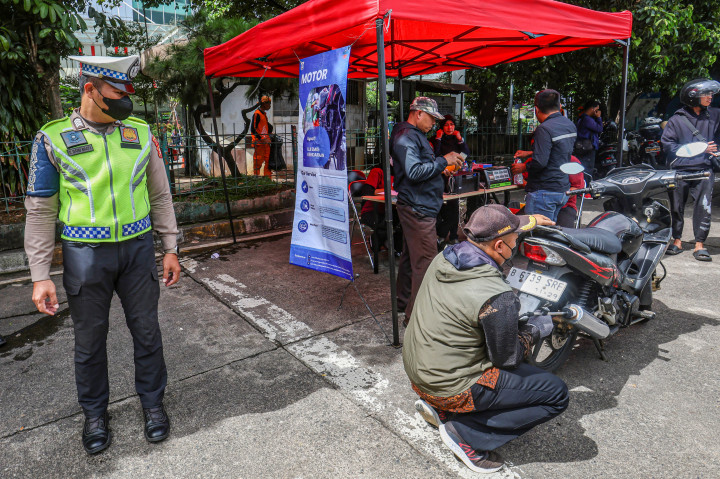 ​Uji Emisi Kendaraan Guna Pengendalian Polusi di Jakarta