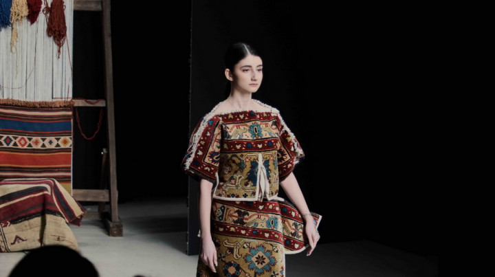 200 Desainer Pamer Koleksi Berbasis Warisan Budaya di Moscow Fashion Week