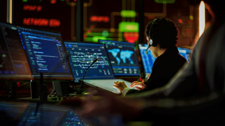 Bahaya Vibe Coding, Serba Cepat Tapi Jadi Celah Keamanan Siber