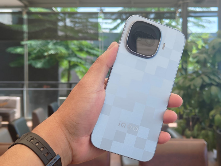 Review iQoo 15R, Baterai Besar dan Spek Gaming Tinggi di Rp7 Jutaan