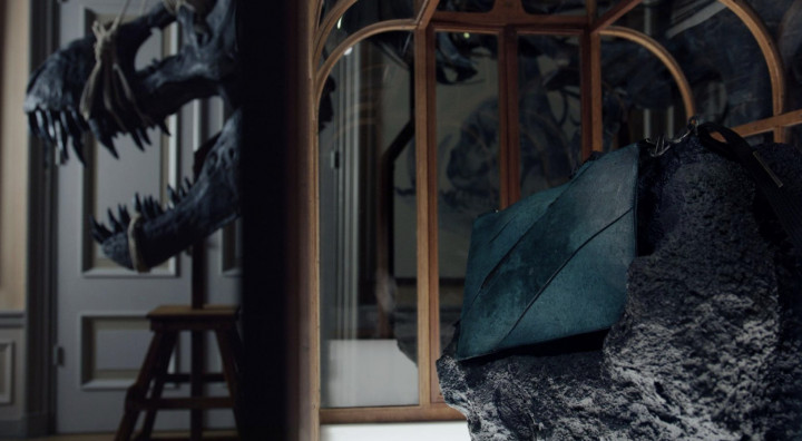 Unik Banget! Ada Tas Terbuat dari Kulit Dinosaurus T-rex