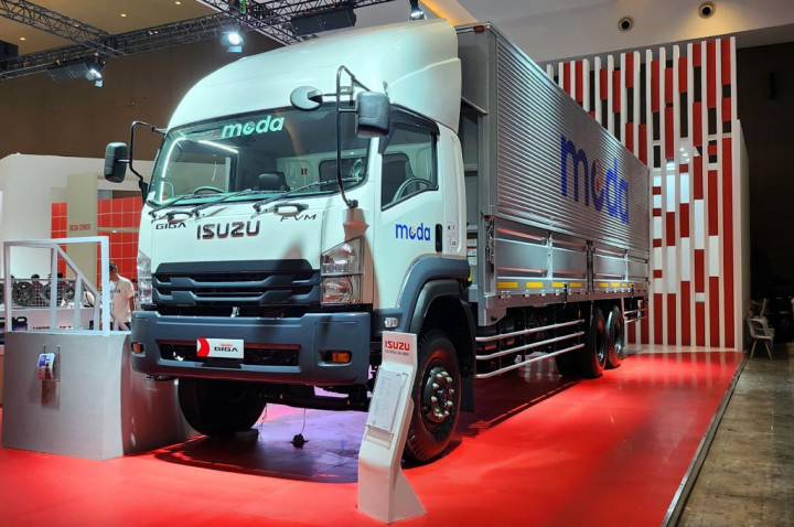 Isuzu Giga FVM X MODA, Presentasikan Solusi Logistik Terintegrasi