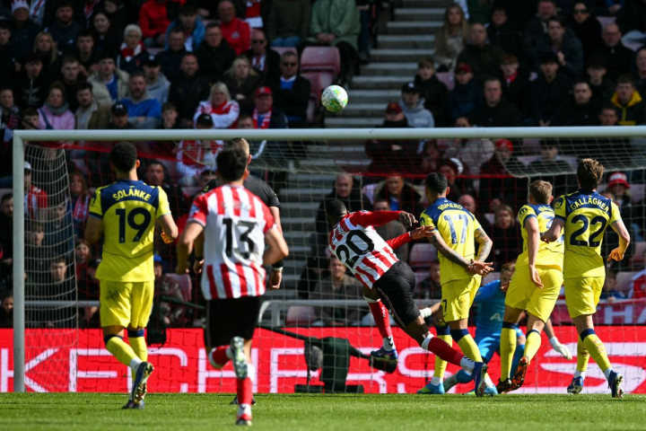Spurs Resmi Masuk Zona Degradasi! Debut De Zerbi Berakhir Kelabu, Romero Cedera Kepala Sambil Menangis