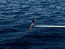 Lirik dan Makna Lagu Far - SZA, Kisah Tentang Kehilangan Jati