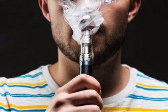 Vape vs Rokok, Pakar Ungkap Mana Lebih Berbahaya