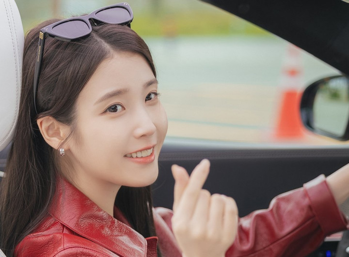 IU Ungkap Nonton Konser Jadi Cara Ampuh Melepas Stres