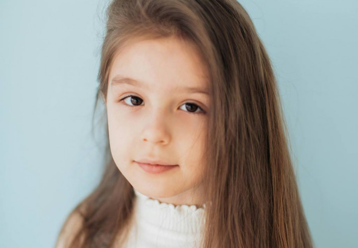 Gak Cuma Ketombe, Ternyata Ini Alasan Kulit Kepala Si Kecil Jadi Bersisik dan Mengelupas