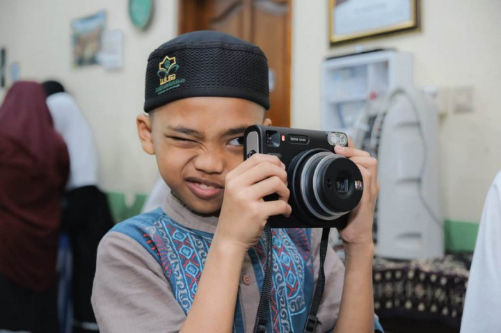 First Family Photo: Cara Fujifilm Bikin Core Memory Buat Anak Panti