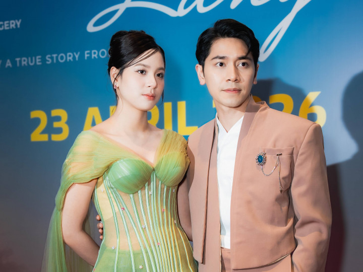 Zee Asadel Curhat 'Capek Hati' Jadi Istri Muda Emir Mahira di Film Kupilih Jalur Langit