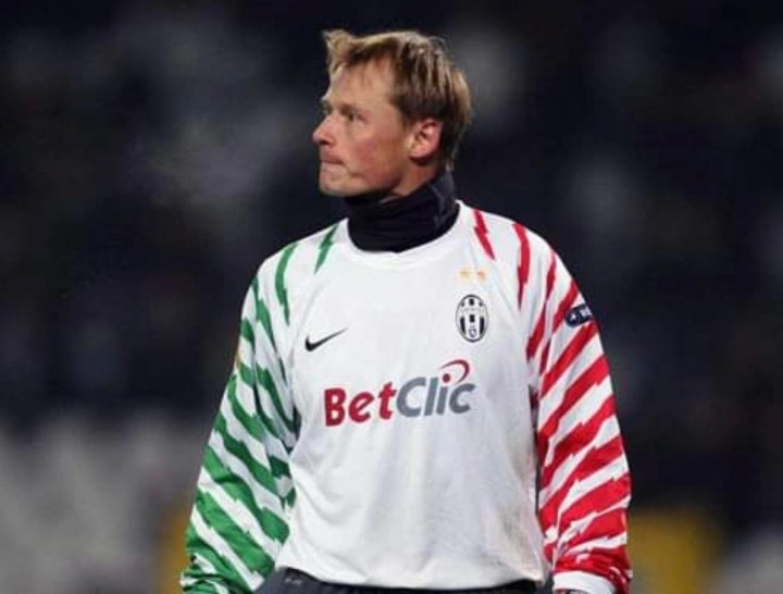 Mobilnya Ditabrak Kereta, Begini Kronologi Kecelakaan Tragis Alex Manninger