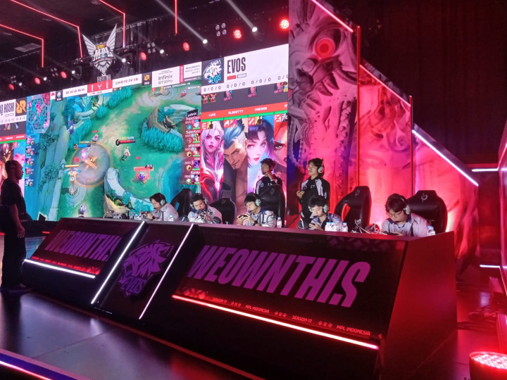 Hasil MPL ID S17 Week 4: EVOS Libas RRQ 2-0 di Derbi Klasik