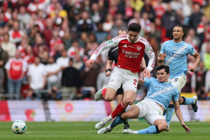 Guardiola Minta Pemain Manchester City Tampil Percaya Diri Lawan Arsenal