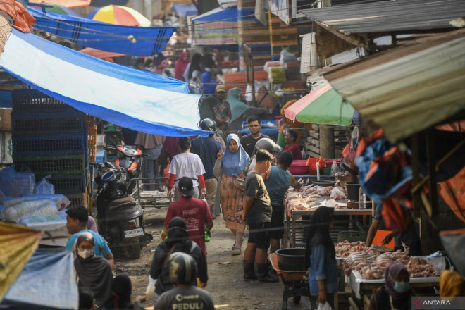 Aktivitas pelaku UMKM di pasar pagi Aceh Tamiang, dok Antara/Nova Wahyudi