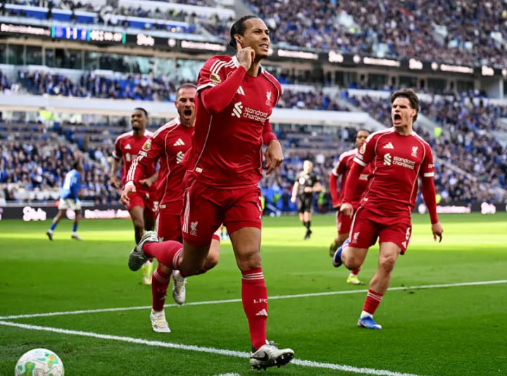 Liverpool Menang Dramatis 2-1 atas Everton di Derby Merseyside, Van Dijk Jadi Penentu di Menit 100