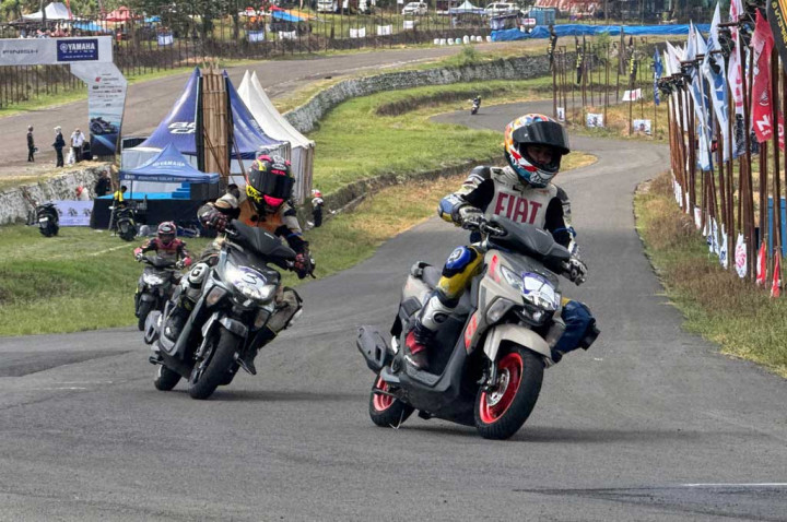 Begini Serunya Motor Matic Adu Kekuatan di Balap Ketahanan