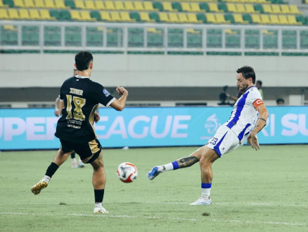 Hasil Dewa United vs Persib: Comeback Dramatis, VAR dan Kartu Merah Warnai Laga