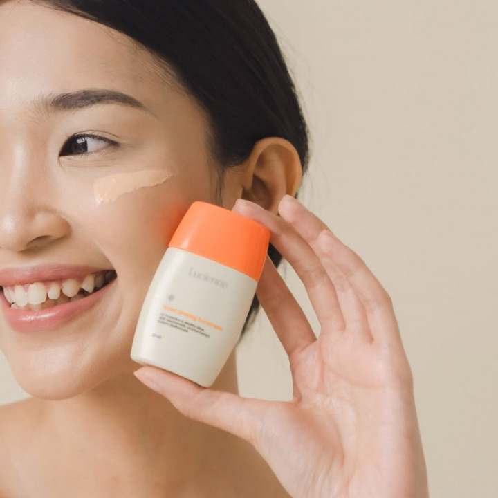 Flek Hitam Kelar! 4 Rekomendasi Tinted Sunscreen Under 90 Ribu Buat Kamu