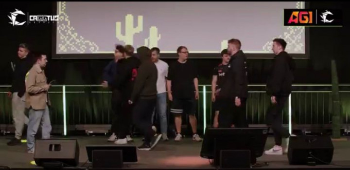 Pro Player CS2 Kena Banned 10 Tahun Gegara Pukul Lawan di Atas Panggung