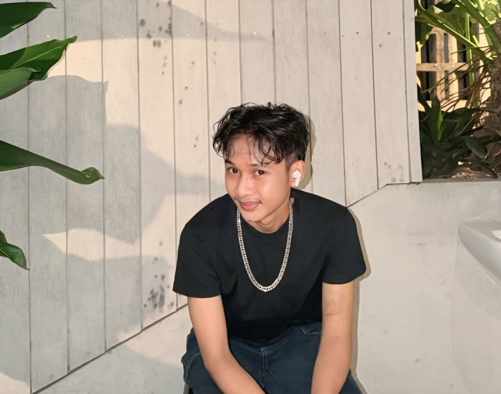 Penampilan Baru Fajar Sadboy Bikin Netizen Pangling: Ganteng Juga Lu!